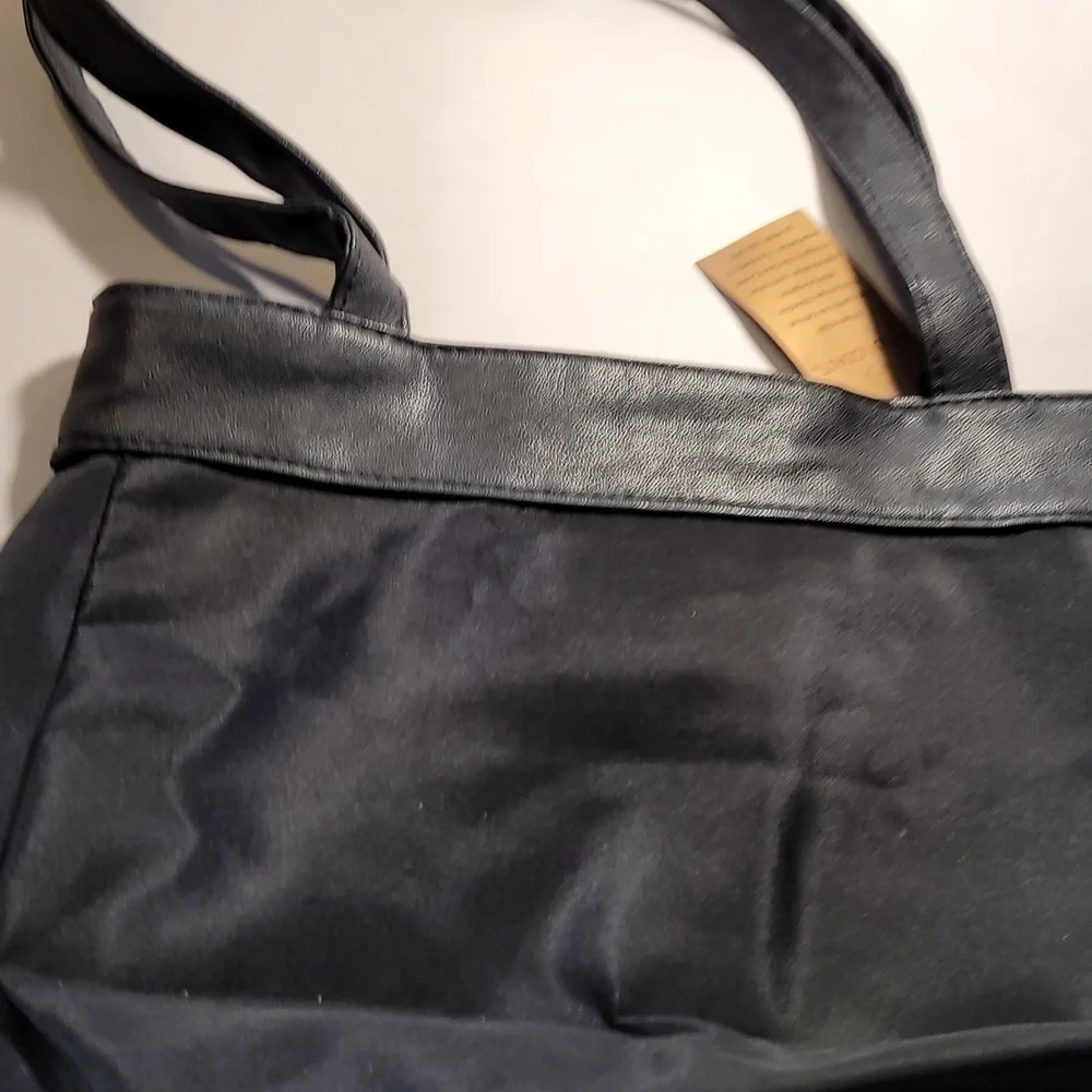 Women's Gold Coast Pocketbook NWT